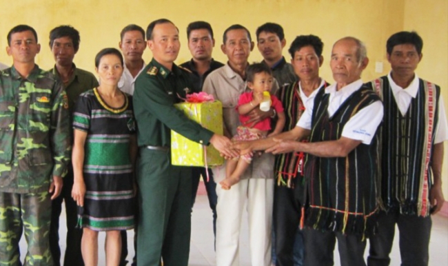 Những “tượng đài” trong lòng dân biên giới
