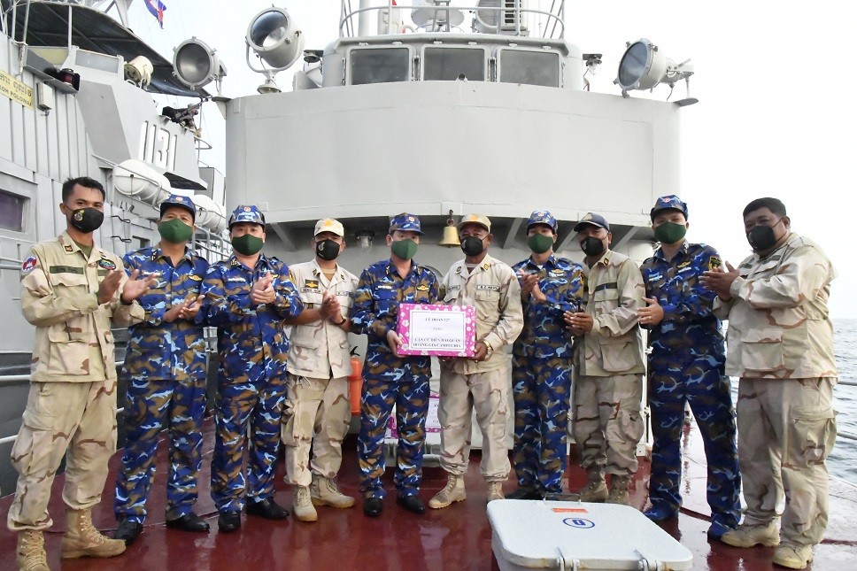 Hải quân Việt Nam và Hải quân Hoàng gia Campuchia phối hợp luyện tập nhiều nội dung