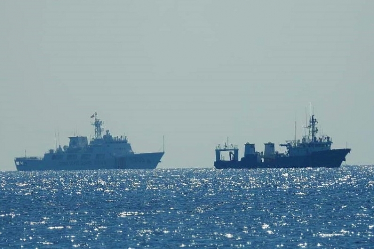 Hình ảnh tàu tuần tra Trung Quốc tại đá Ba Đầu thuộc Trường Sa của Việt Nam