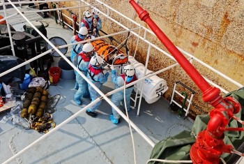 Cứu nạn thành công thuyền viên người nước ngoài bị tai nạn trên biển