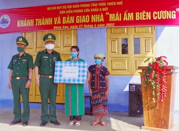 Bàn giao nhà “Mái ấm biên cương” cho các gia đình nghèo tại Thừa Thiên Huế và Lạng Sơn