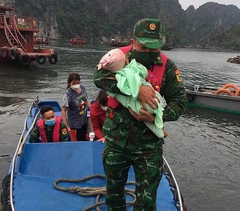 Cứu nạn thành công bé gái 1 tuổi bị rơi xuống biển và 1 thuyền viên bị viêm dạ dày cấp