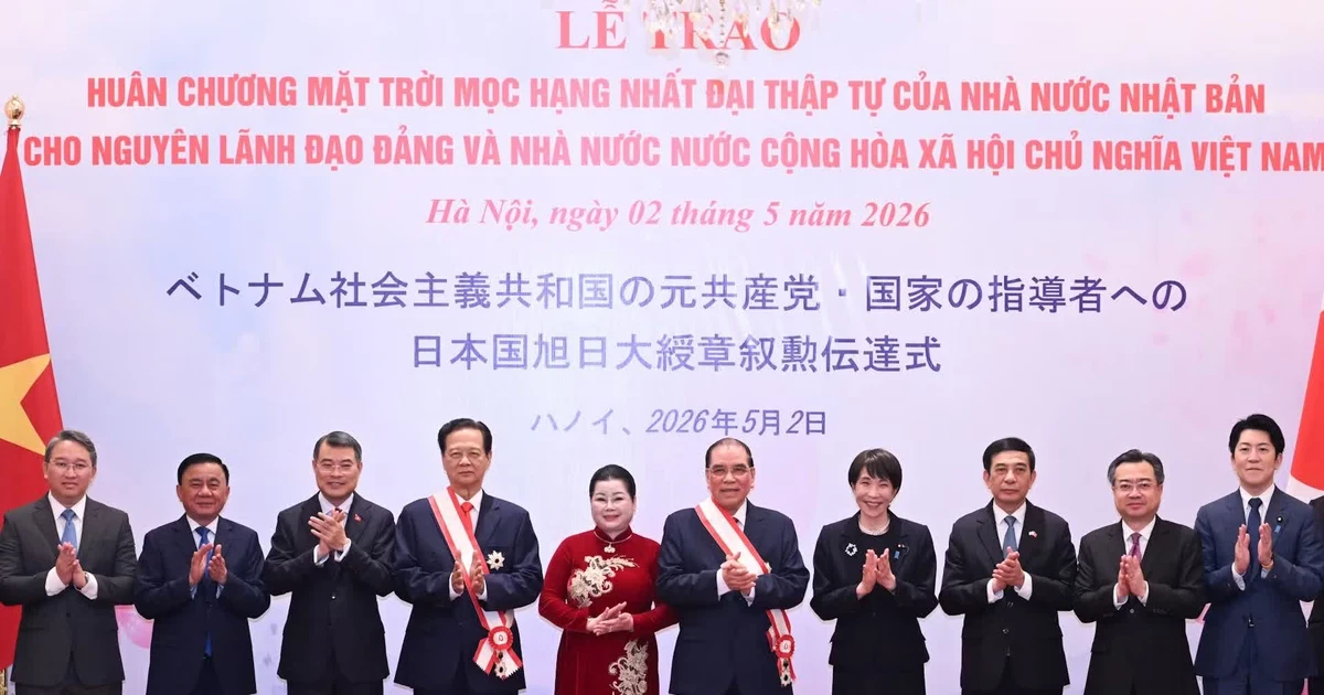 trao tang huan chuong mat troi moc cua nha nuoc nhat ban