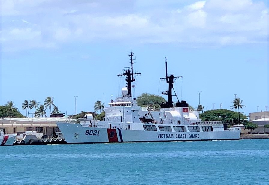 Tàu CSB 8021 ghé Sand Island, Honolulu (Hawaii) từ 8.6 và khởi hành về nước vào ngày 17.6 TWITTER JOHN DURKIN