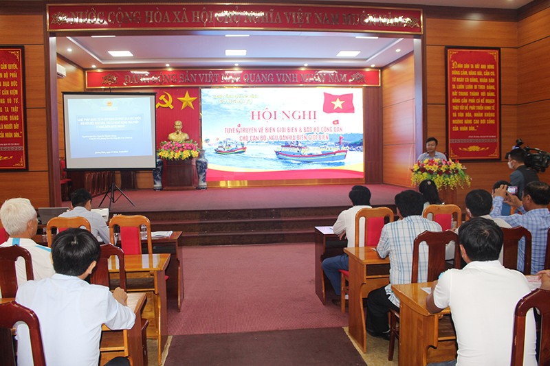 Tuyên truyền về công tác biên giới biển và bảo hộ công dân cho cán bộ, ngư dân Quảng Bình