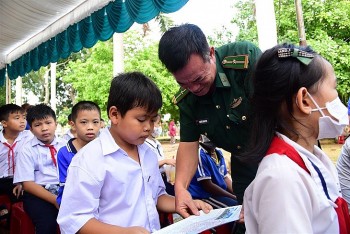 nguoi truyen lua vung bien thuy binh phuoc