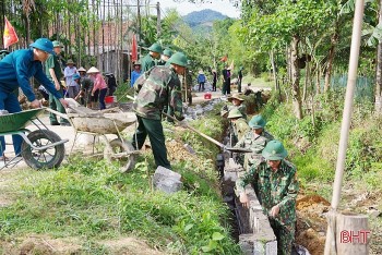 bo doi bien phong ho tro nguoi dan bien gioi dap le do be tong mo rong duong