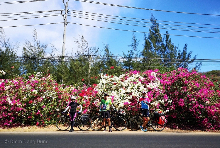 Khám phá cung đường biển hoang sơ hấp dẫn du khách