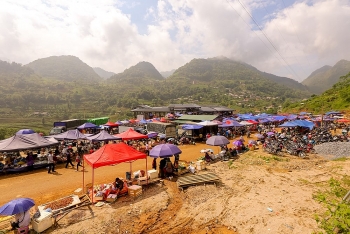 Lào Cai: Nét văn hóa hoang sơ của chợ phiên Cán Cấu