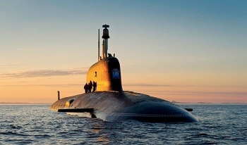 Tàu ngầm của Hải quân Nga nổi gần bờ biển Mỹ