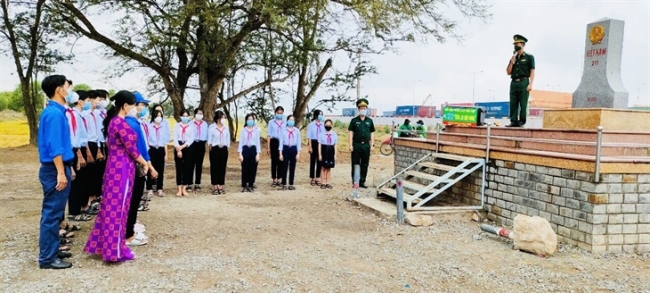 Nhân lên sức mạnh của nhân dân trong sự nghiệp bảo vệ biên giới