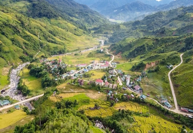 Sắc màu dưới chân núi Ngọc Linh