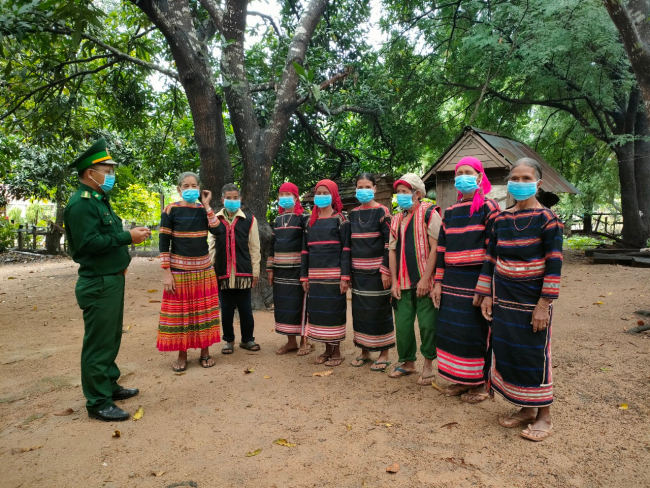 Những "cánh chim đầu đàn" ở vùng biên giới