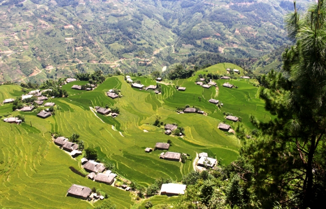 Cuộc sống mới của người dân vùng biên giới Bản Phùng