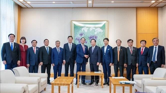 Phó Chủ tịch Quốc hội Trần Quang Phương tiếp xúc lãnh đạo cơ quan lập pháp Nhật Bản