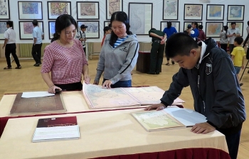 Trưng bày tư liệu "Hoàng Sa, Trường Sa của Việt Nam”