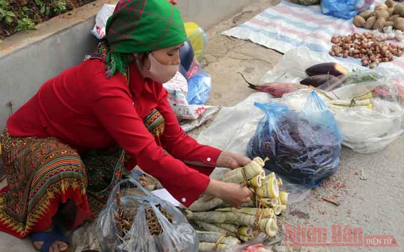 Lôi cuốn Chợ phiên Cốc Pài -0