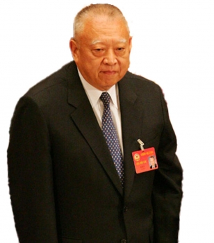 Cựu Đặc khu trưởng Hồng Kông và 'trò bùa' thông tin về Biển Đông