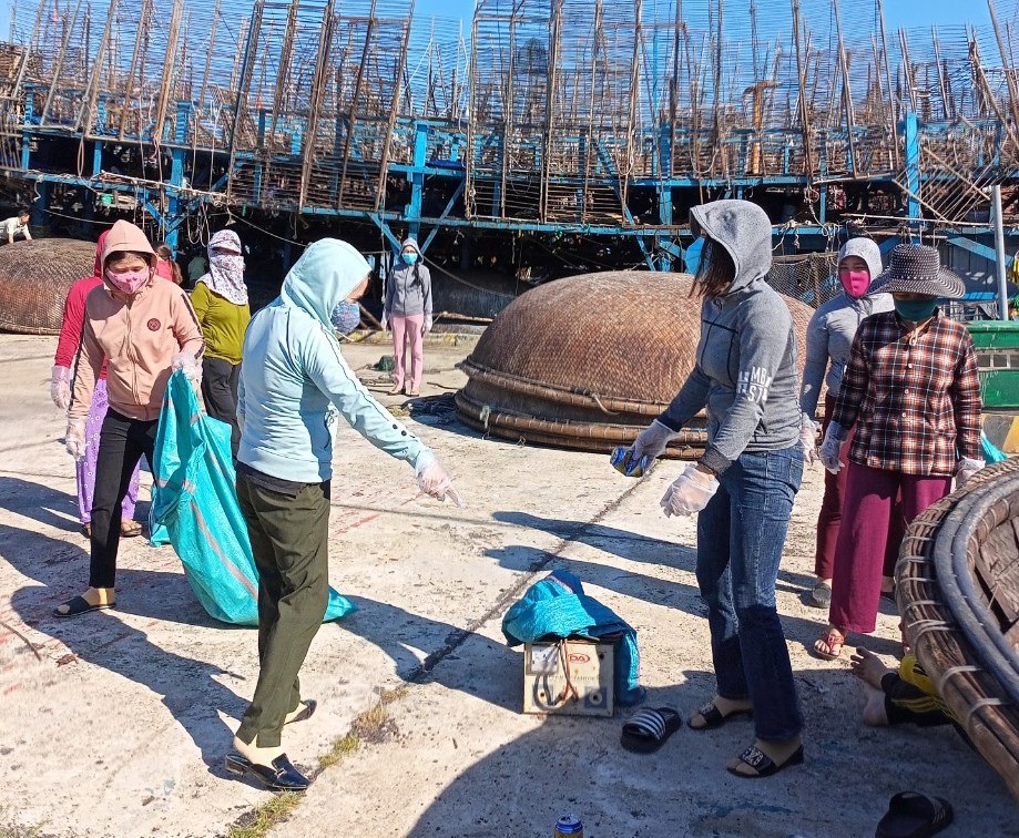 Quảng Nam: Phát động mô hình thu gom rác thải từ tàu cá