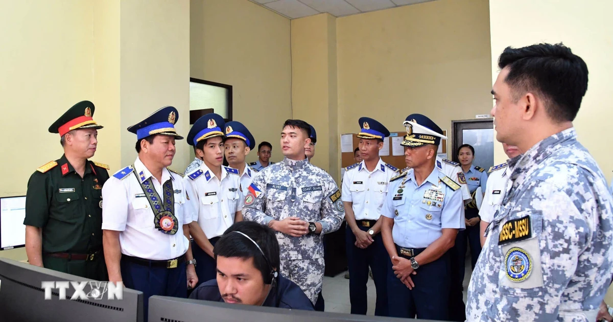 Lực lượng thực thi pháp luật trên biển Việt Nam-Philippines củng cố quan hệ