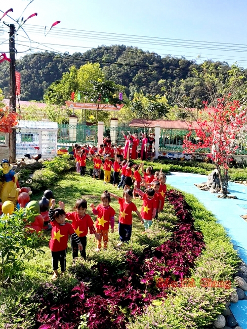 Gian nan sự nghiệp “trồng người” nơi cực Bắc Tổ quốc