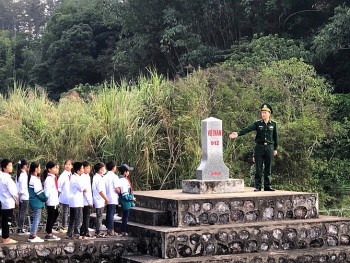 Tuyên truyền văn kiện pháp lý về biên giới đất liền Việt Nam – Trung Quốc