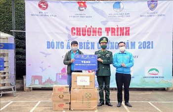 Sơn La chăm lo, hỗ trợ thiếu nhi và nhân dân khu vực biên giới bị ảnh hưởng bởi dịch COVID-19 Sơn La chăm lo, hỗ trợ thiếu nhi và nhân dân khu vực biên giới bị ảnh hưởng bởi dịch COVID-19