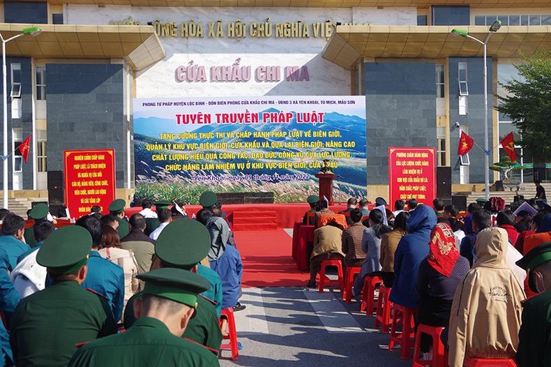 Lạng Sơn tuyên truyền pháp luật cho người dân biên giới ảnh 1