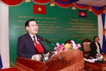 Chủ tịch Quốc hội thăm Nhà máy chế biến cao su Tân Biên, Campuchia
