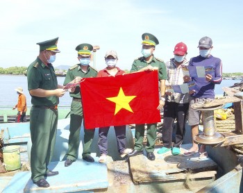 giao duc phap luat ve bien gioi bien dao va chong khai thac hai san bat hop phap cho ngu dan