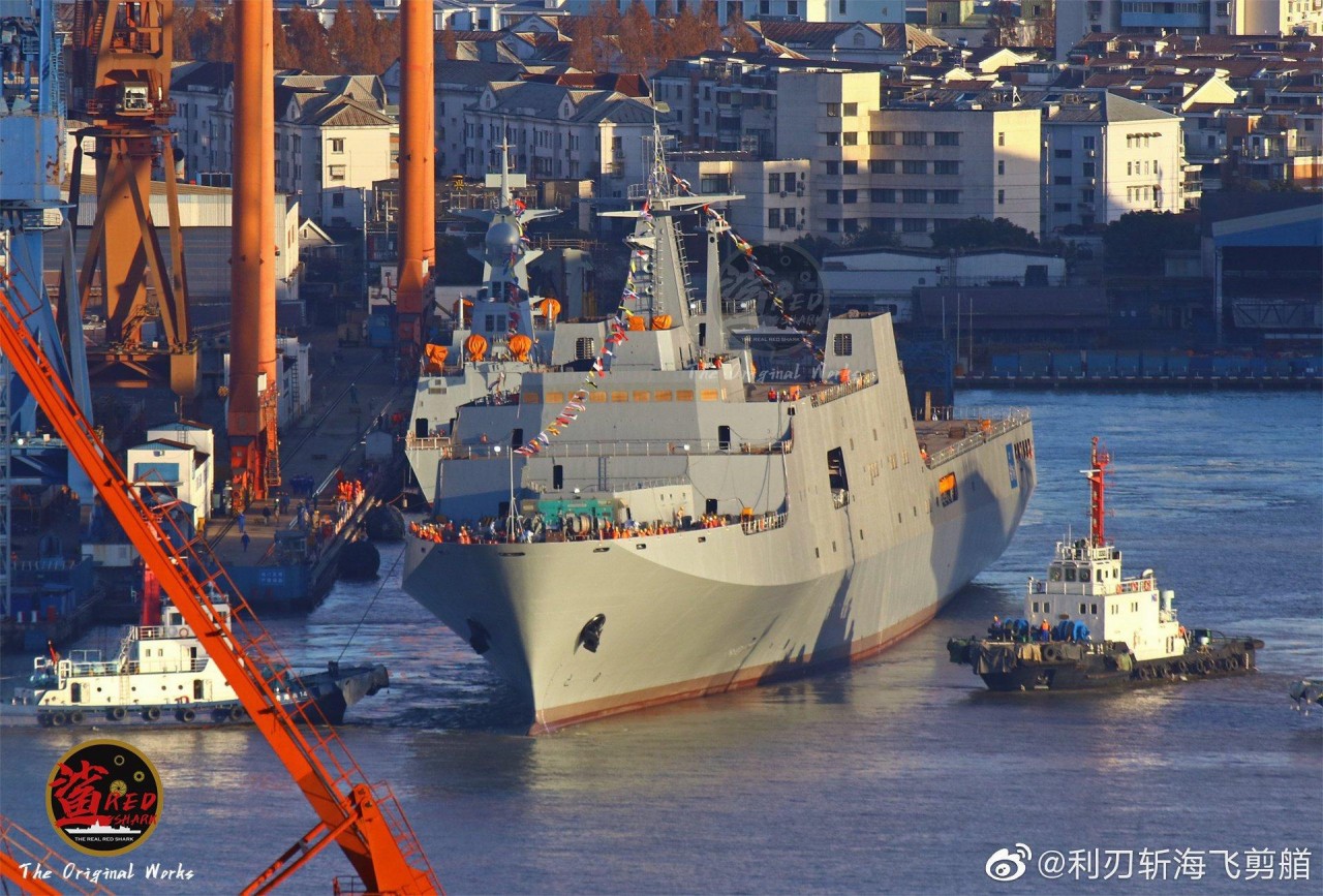 Trung Quốc hạ thủy 1 tàu đổ bộ và 2 khinh hạm trong cùng ngày
