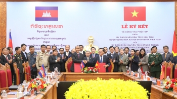 Tỉnh Kon Tum và tỉnh Stung Treng (Campuchia) ký kết hợp tác