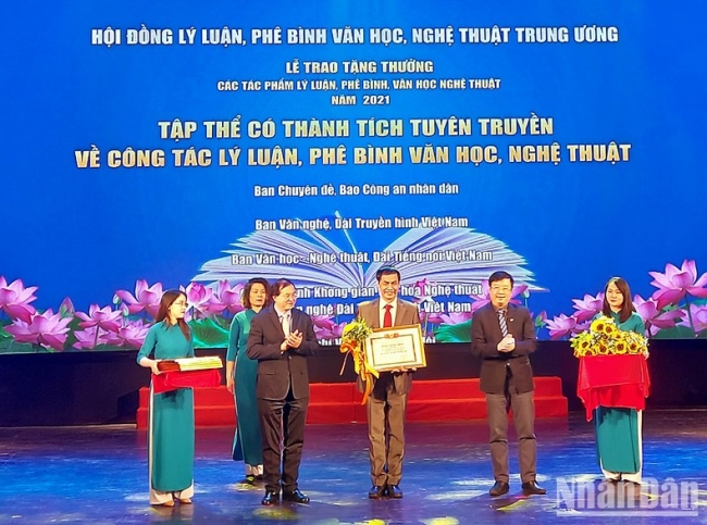 Trao tặng thưởng các tác phẩm lý luận, phê bình văn học, nghệ thuật năm 2021