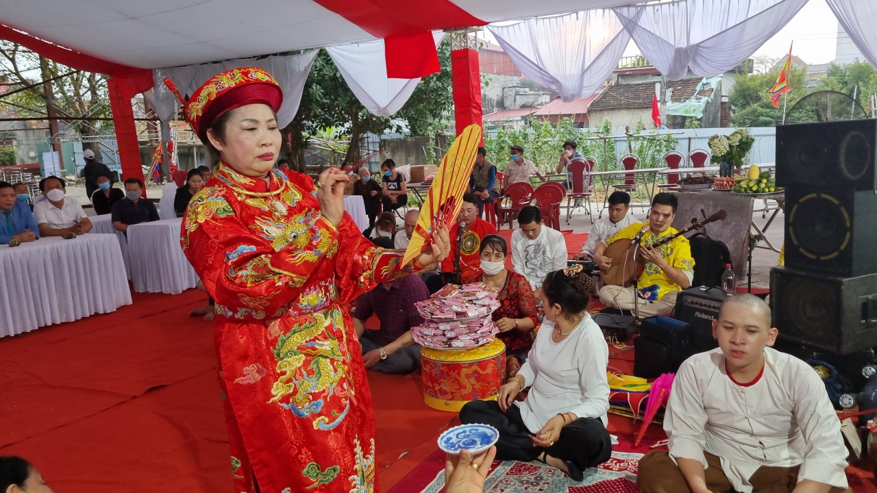 Để chầu văn... vang xa hơn