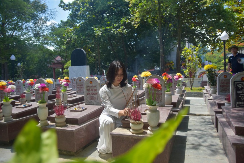 Những ngày tháng 7 ở Nghĩa trang liệt sĩ Quốc gia Trường Sơn ảnh 10