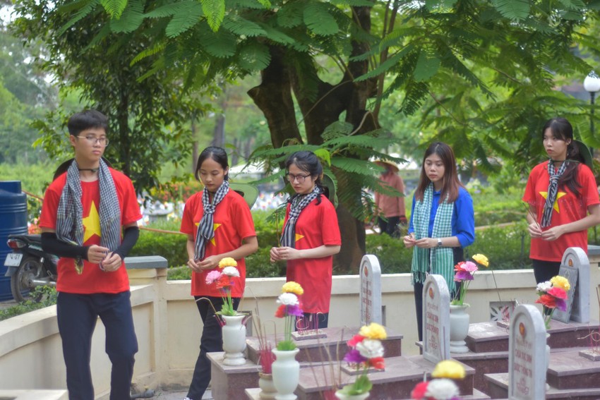 Những ngày tháng 7 ở Nghĩa trang liệt sĩ Quốc gia Trường Sơn ảnh 5