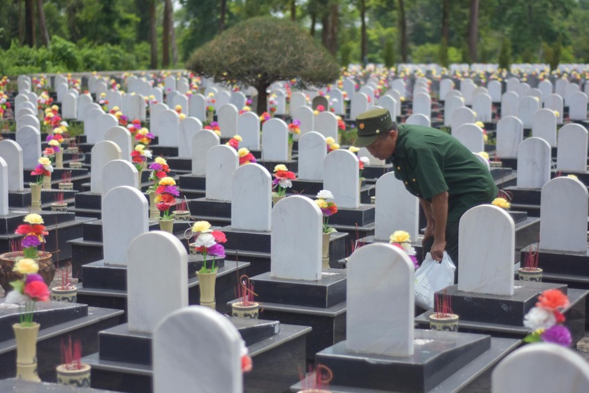 Những ngày tháng 7 ở Nghĩa trang liệt sĩ Quốc gia Trường Sơn ảnh 3