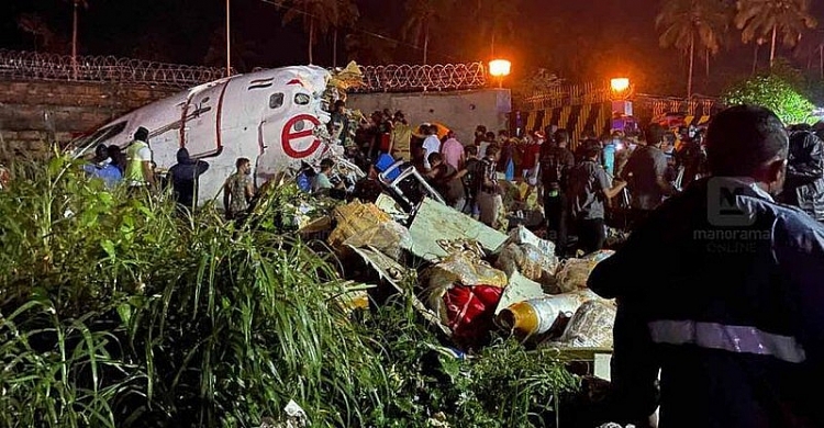 Hiện trường kinh hoàng vụ rơi máy bay ở Ấn Độ khiến hàng chục người tử vong | Thời Đại