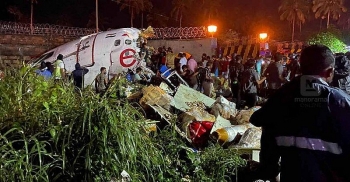 Hiện trường kinh hoàng vụ rơi máy bay ở Ấn Độ khiến hàng chục người tử vong
