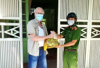 Đà Nẵng triển khai nhiều giải pháp hỗ trợ lao động người nước ngoài gặp khó khăn trong dịch COVID-19
