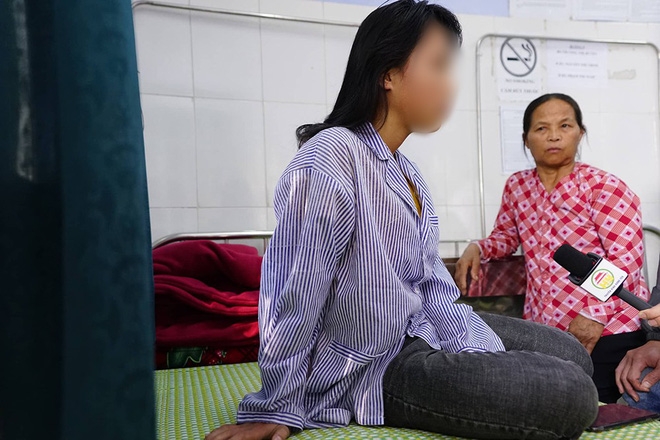 Nữ sinh Hưng Yên bị lột đồ đánh hội đồng - báo động bạo lực học đường