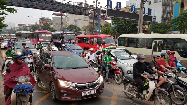 chen chuc doi mua do ve ha noi cuoi ngay nghi le