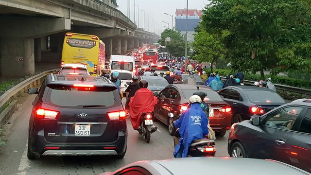 chen chuc doi mua do ve ha noi cuoi ngay nghi le