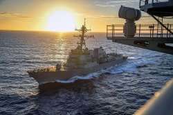 Trung Quốc chỉ trích chiến hạm Mỹ áp sát Hoàng Sa