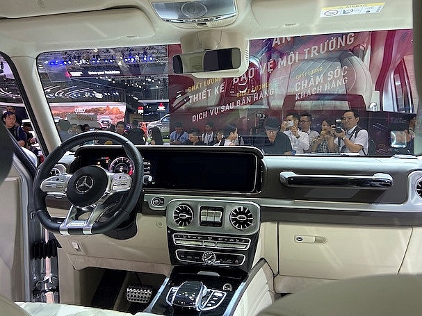 vua dia hinh mercedes g63 gia gan 11 ty ngoai ham ho trong muot ma