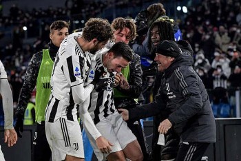 Juventus lội ngược dòng kịch tích trước Roma trong trận cầu có 7 bàn thắng