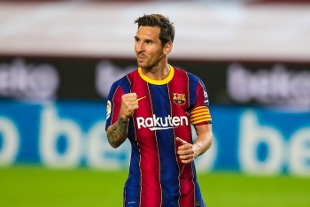 Lionel Messi đồng ý giảm 50% lương để ở lại Barcelona