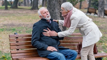 dich benh covid 19 khien nguy co dot tu vi dau tim cao gap doi