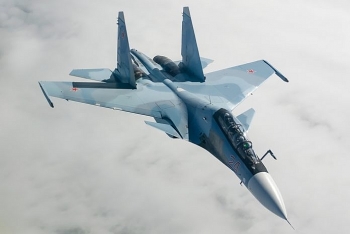 Tiêm kích Su-30SM của Nga truy cản hai máy bay NATO trên Biển Đen