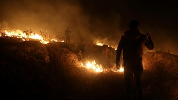 Israel không kích các đồn Hezbollah ở biên giới Lebanon